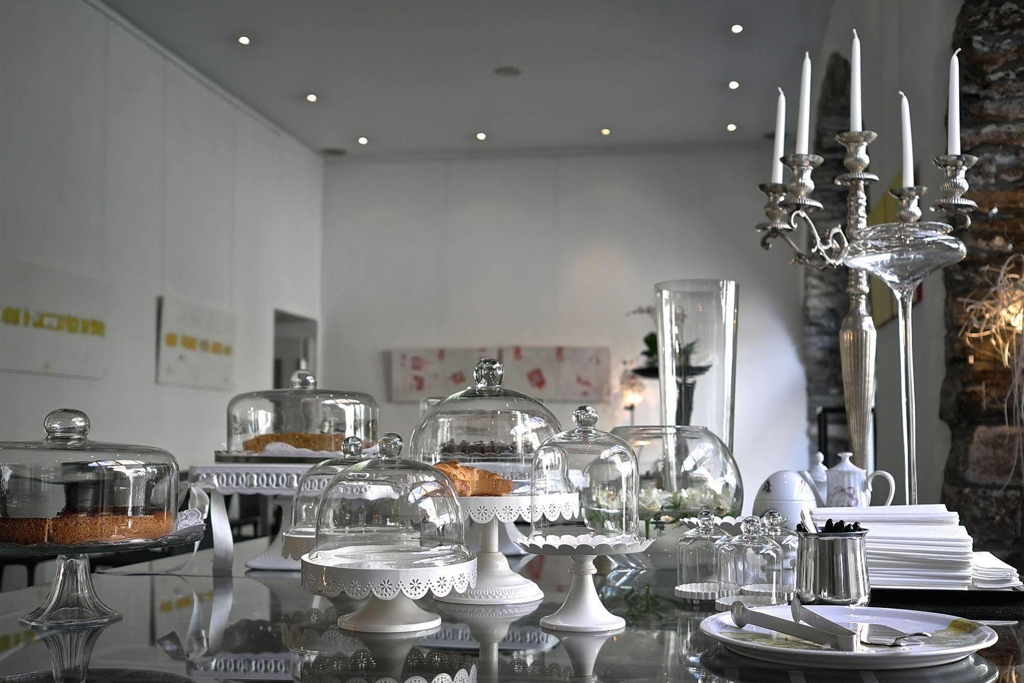 Caffe Dell'Arte Boutique Rooms Локарно Экстерьер фото
